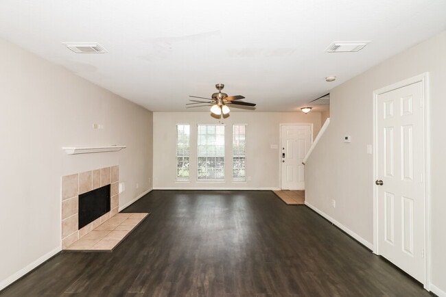 Building Photo - 12202 Greencanyon Dr