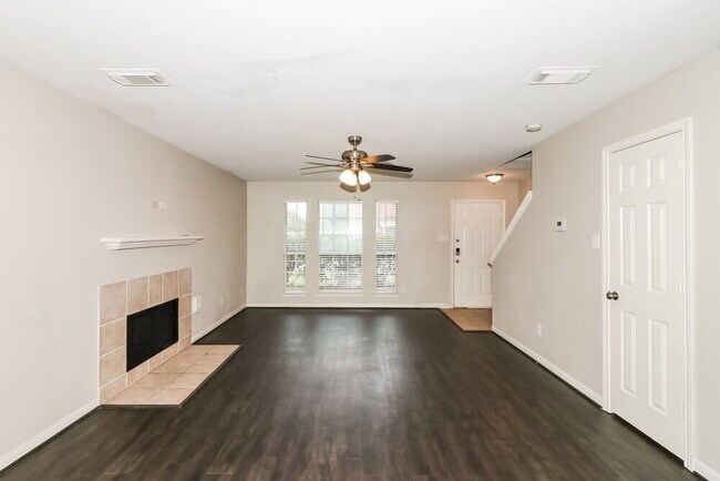 Foto del edificio - 12202 Greencanyon Dr