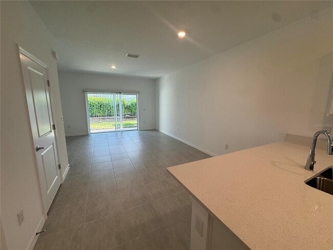 Building Photo - 8720 Daybreak St