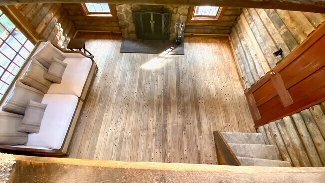 Foto del edificio - 615 Falls Dr