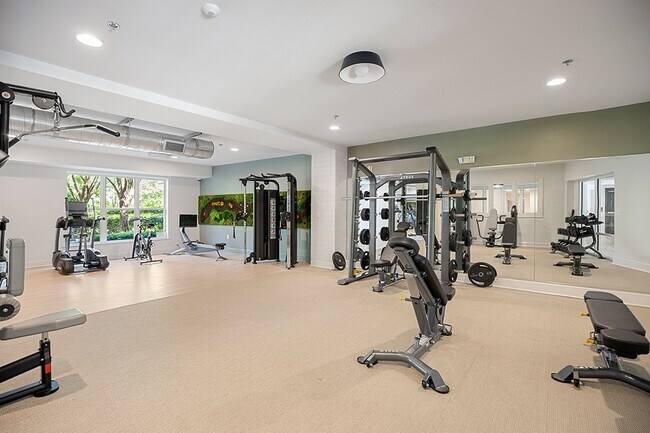 Gimnasio de última generación - Weston Lakeside Apartments