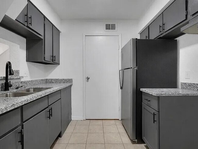 Building Photo - 12610 Ashford Meadow Dr