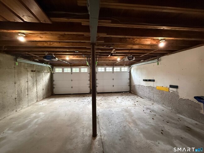 Building Photo - 20 Wettleson Ave