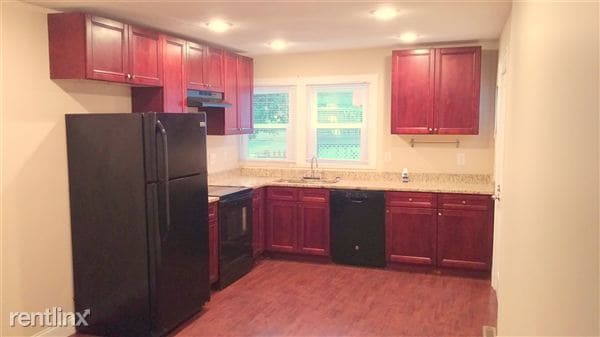 Building Photo - 636 Forest St NW