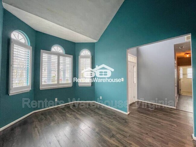 Building Photo - 1921 Spain Ln