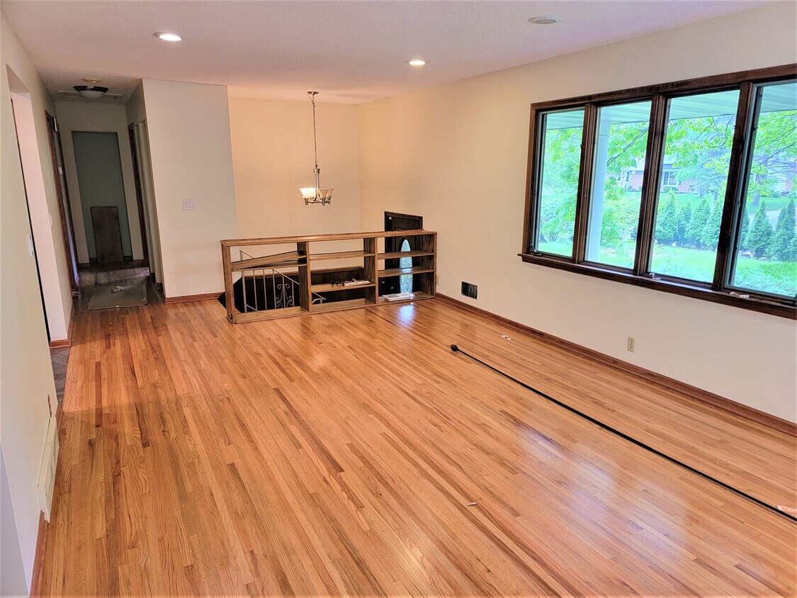 Foto principal - 3025 Walnut Grove Ln N