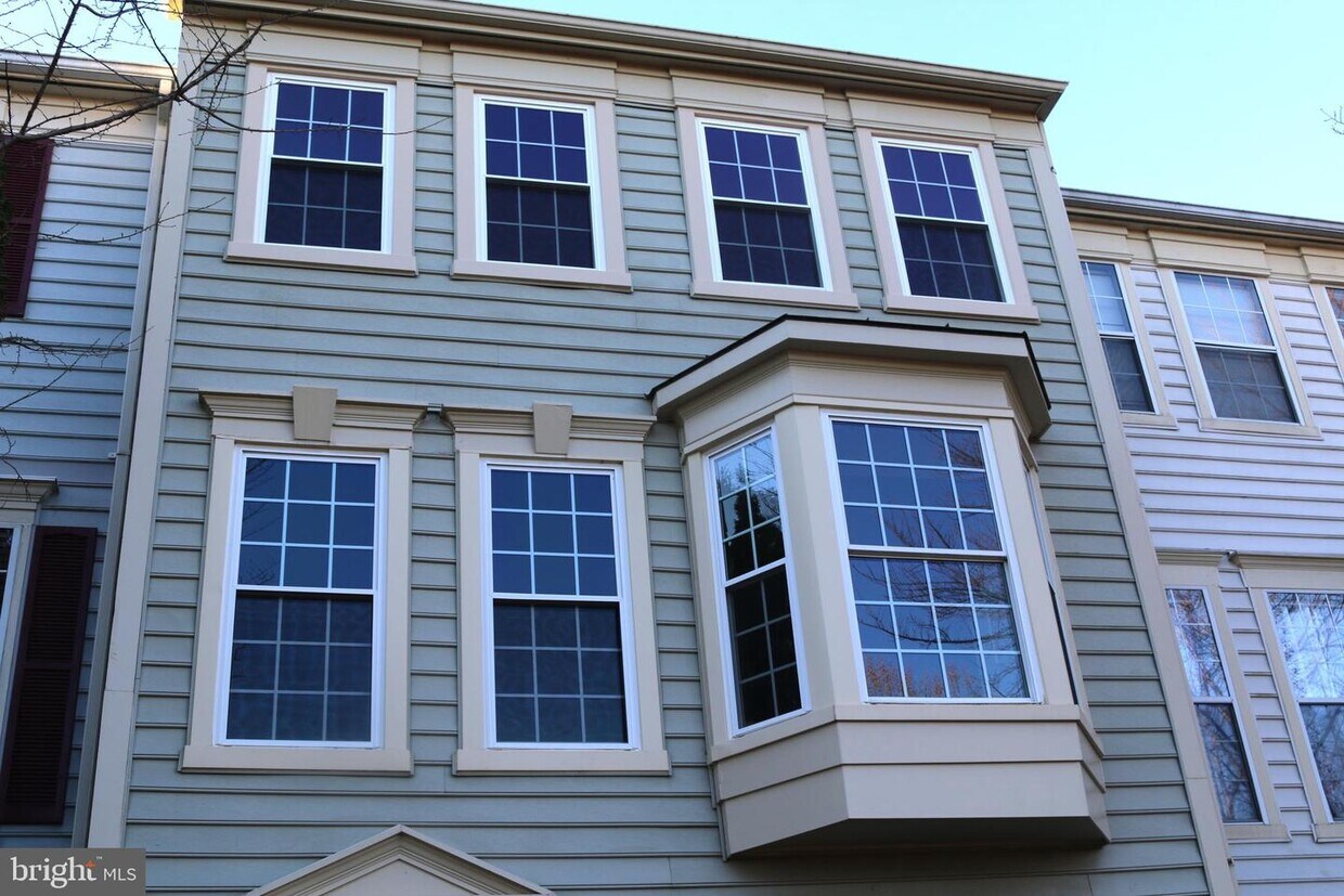 1025 Lexus Way, Herndon, VA 20170 Townhome Rentals in Herndon VA