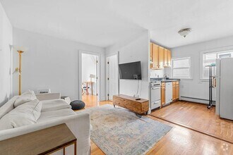 Building Photo - 138 Huron Ave