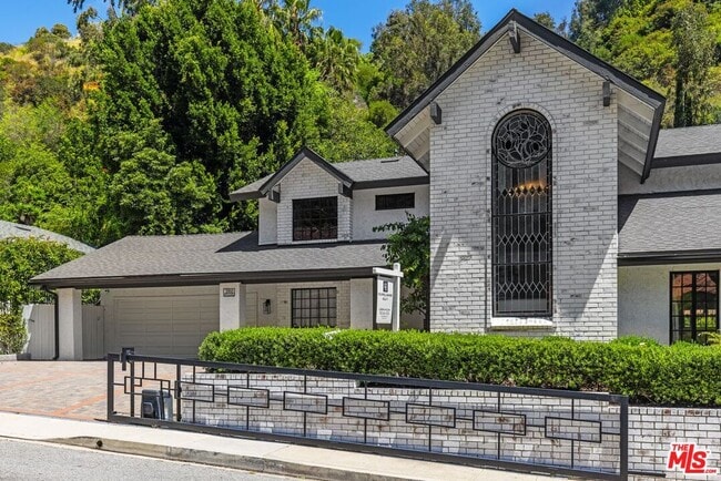 Foto del edificio - 1060 Chantilly Rd