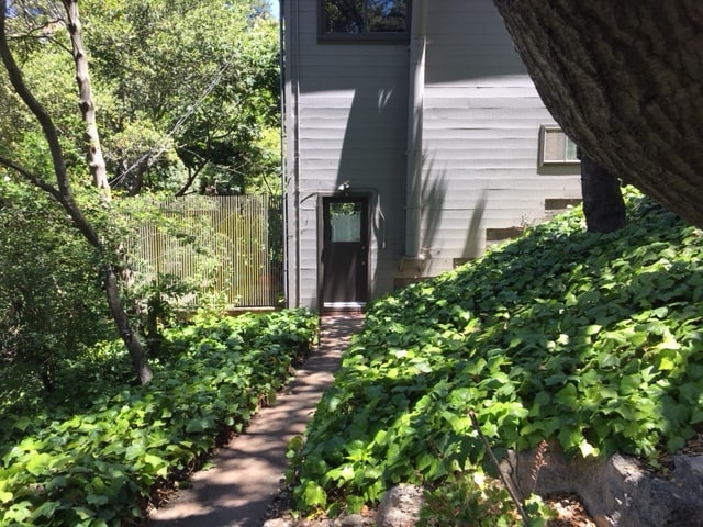 Foto del edificio - 58 Roble Rd