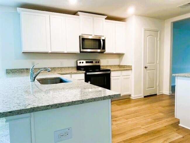 Foto del edificio - 13028 Torrey Reynolds Dr
