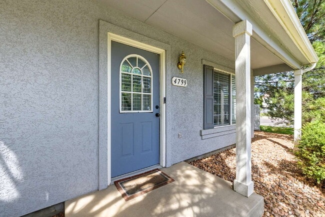 Foto del edificio - 3 Bed 2.5 Bath Home in Green Valley Ranch!