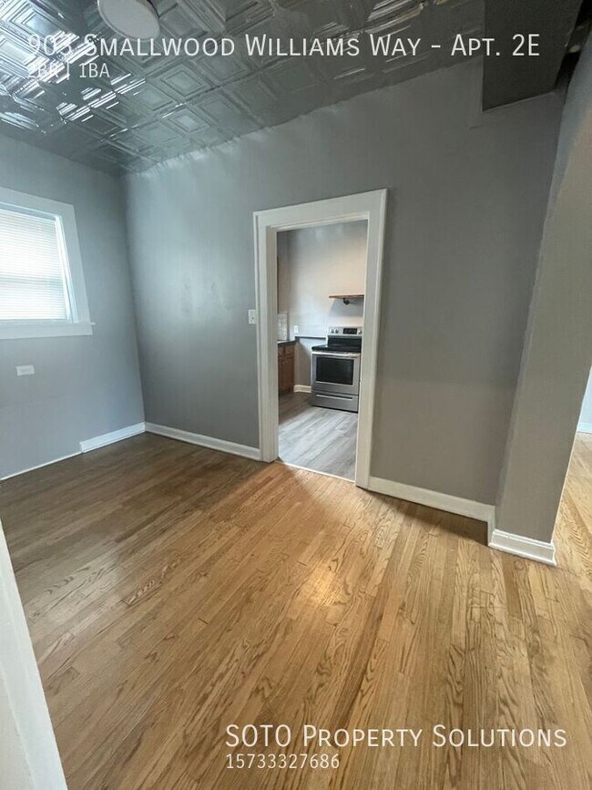 Building Photo - 903 William St