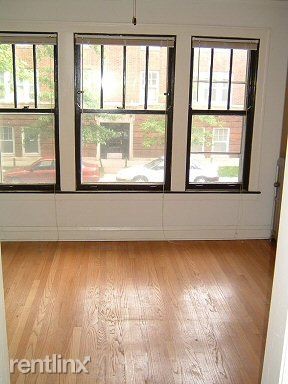 Building Photo - 1 br, 1 bath Apartment - Winnemac Manor