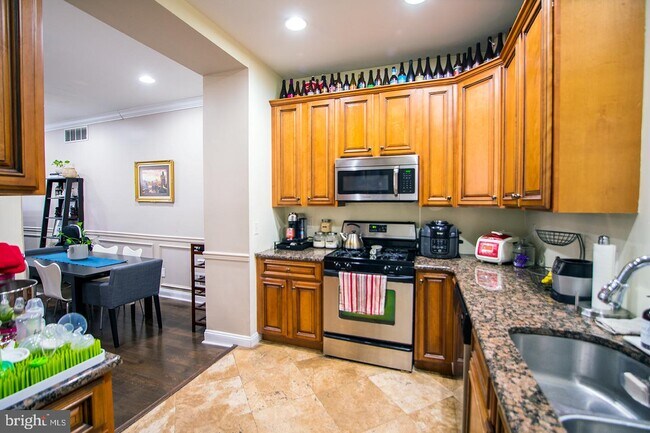 Foto del edificio - 1328 Webster St