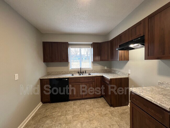 Foto del edificio - 4643 Auburn Rd
