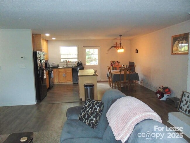 Building Photo - 3312 Circles End Cir