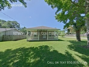 Building Photo - 498 Lakeview St