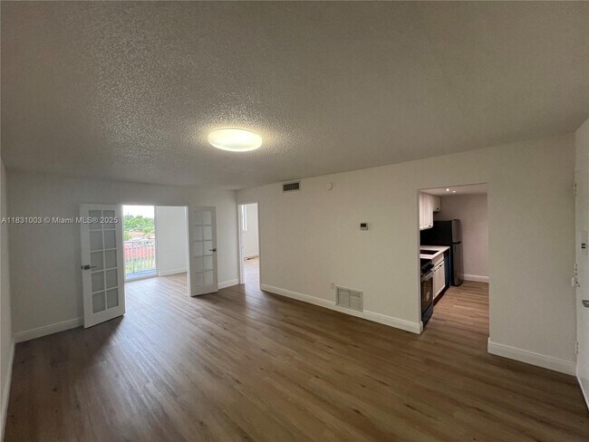 Foto del edificio - 1251 NE 108th St