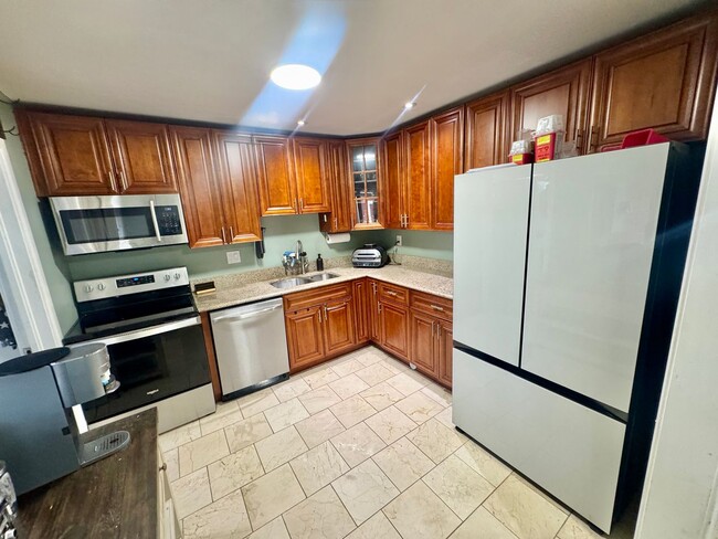 Building Photo - Charming Brick Ranch in the Heart of Churchland