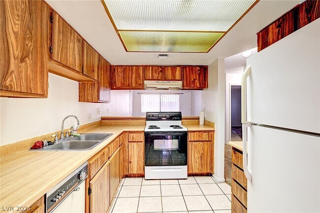 Foto del edificio - 228 N Bruce St
