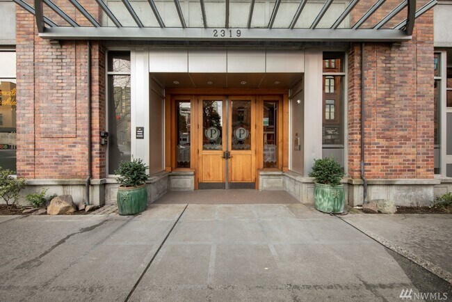 Foto del edificio - 2319 1st Ave