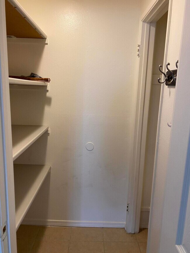 Foto del edificio - 322 N Bayport Cir