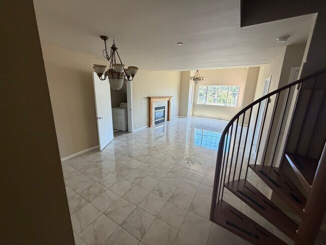 Photo - 158 Caldecott Lane Apartment