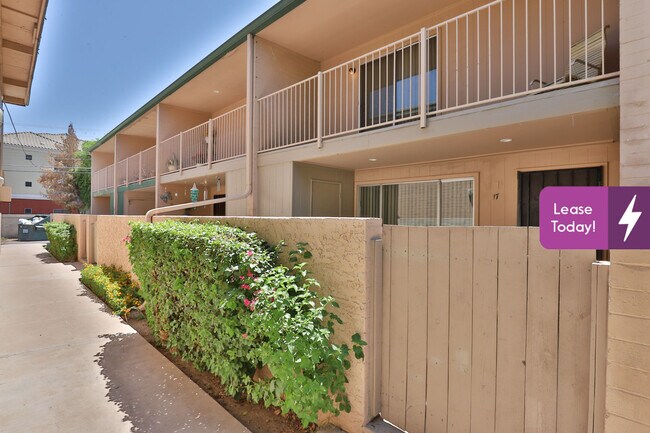 Building Photo - 6565 N 19th Ave