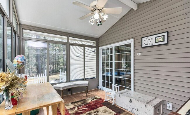 Building Photo - 5 Deer Run