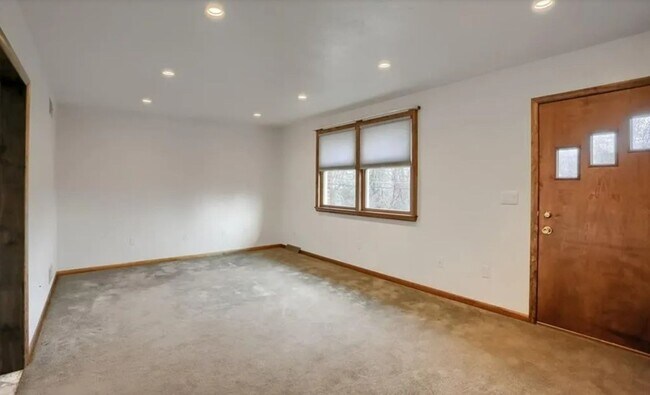 Foto del edificio - Nicely Renovated 2 Bedroom/2  Bath in Bon ...