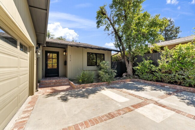 Puerta principal - 4316 Bellaire Ave