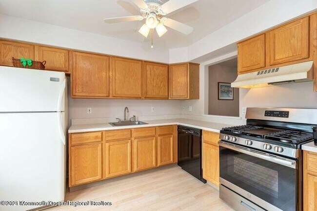 Foto del edificio - 27 Haverford Ct