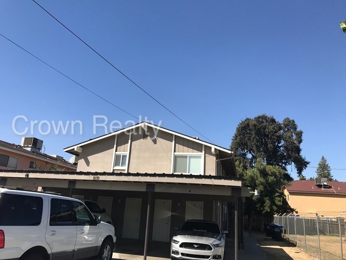 Primary Photo - 2/1 Apartment near Ball Park