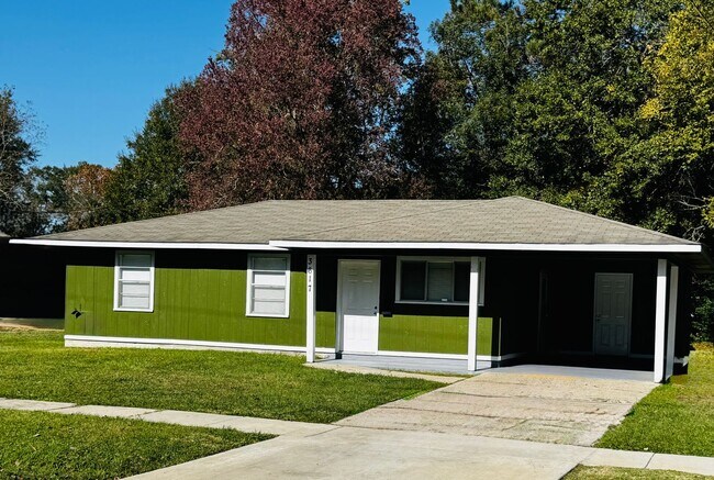 Foto del edificio - 3617 Clayton Dr