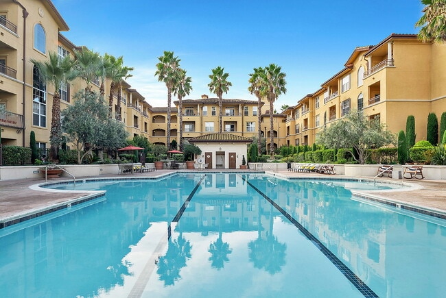 Building Photo - Santa Palmia at Palm Valley