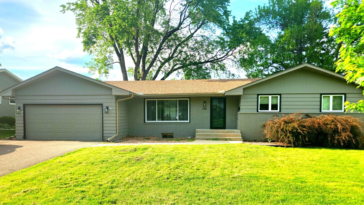 Primary Photo - 7900 29th Ave