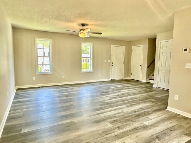 Building Photo - Villa Rica Rental- Open House 7/19 from 2-3pm