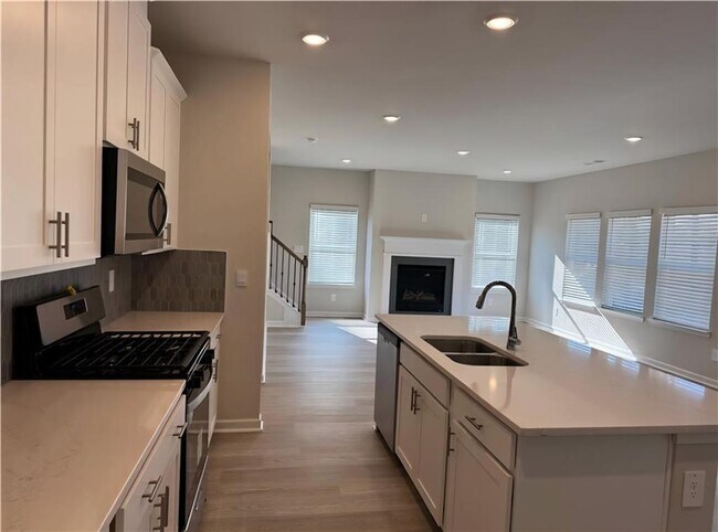 Building Photo - 603 Runnel Dr
