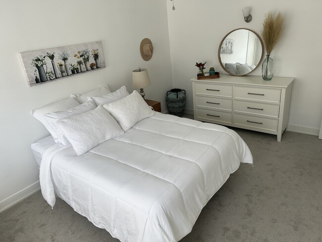 Master Bedroom - 904 S Sycamore Ave