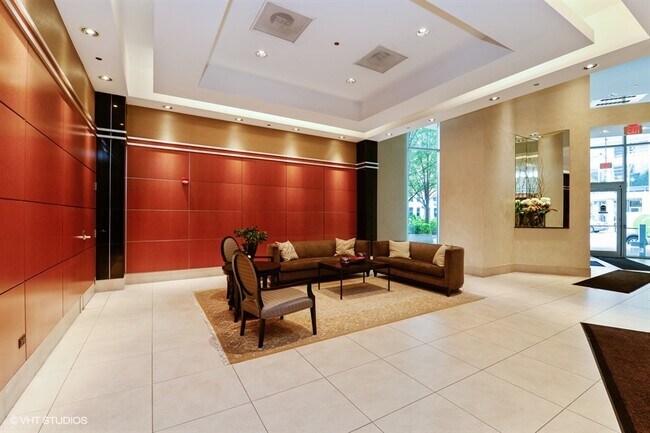 Foto del edificio - 200 W Grand Ave