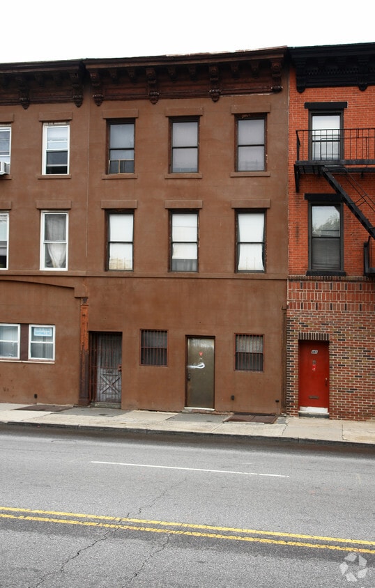 Primary Photo - 501 3rd Ave