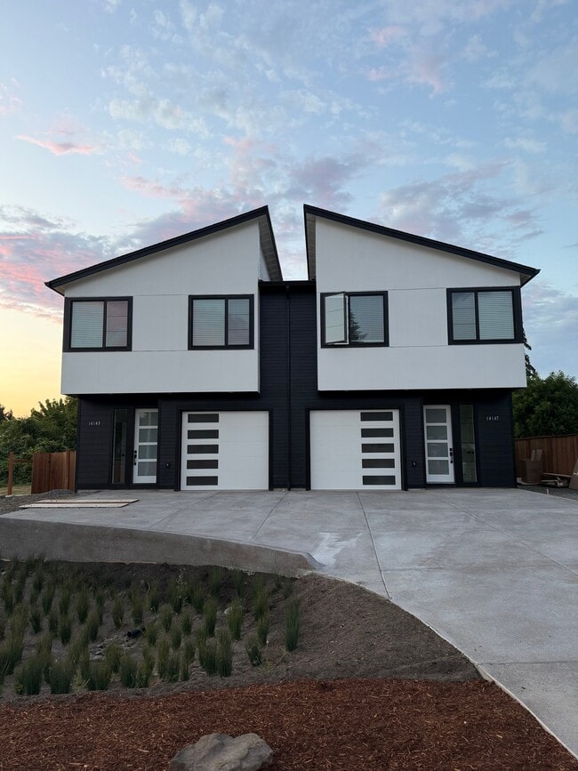 Building Photo - 14147 S Jacobs Way