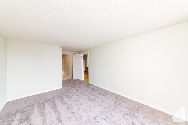 Building Photo - 545 N Dearborn St