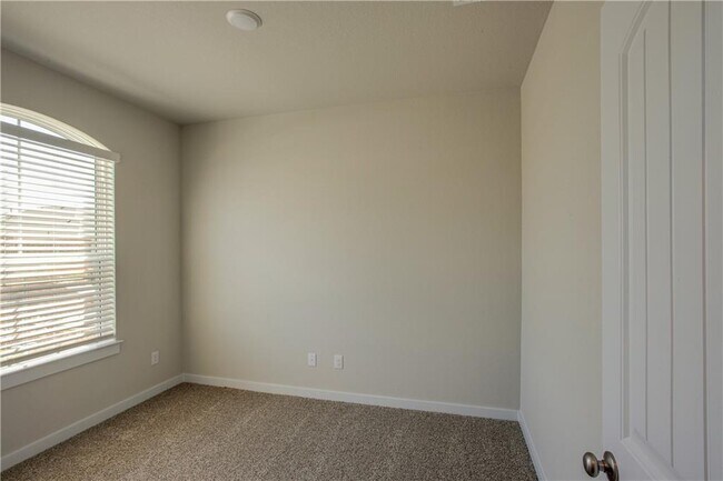 Building Photo - 717 Bridle Creek Dr
