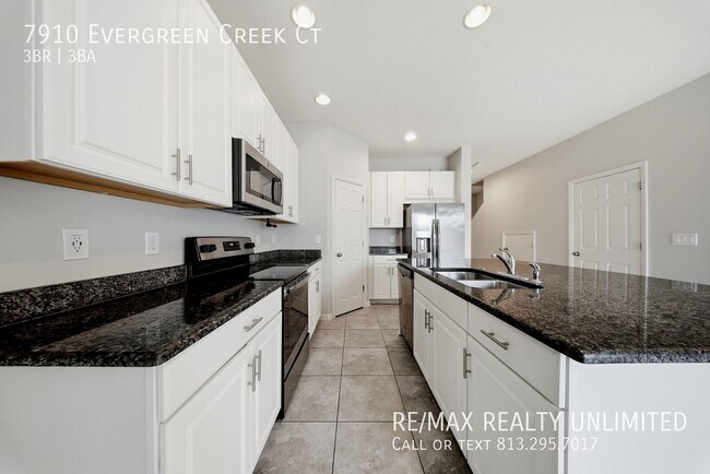 Building Photo - 7910 Evergreen Creek Ct