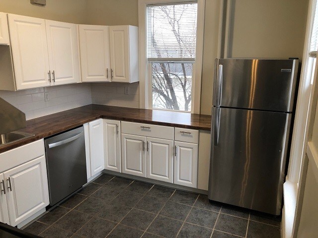 Building Photo - 228 Victoria St