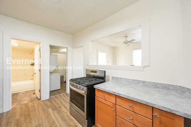 Foto del edificio - 4902 Meade St