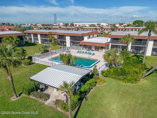 Building Photo - Riverview Manor 306