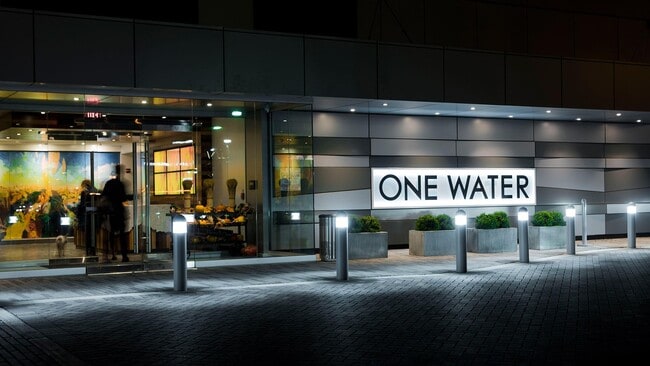 Building Photo - 250 N Christopher Columbus Blvd